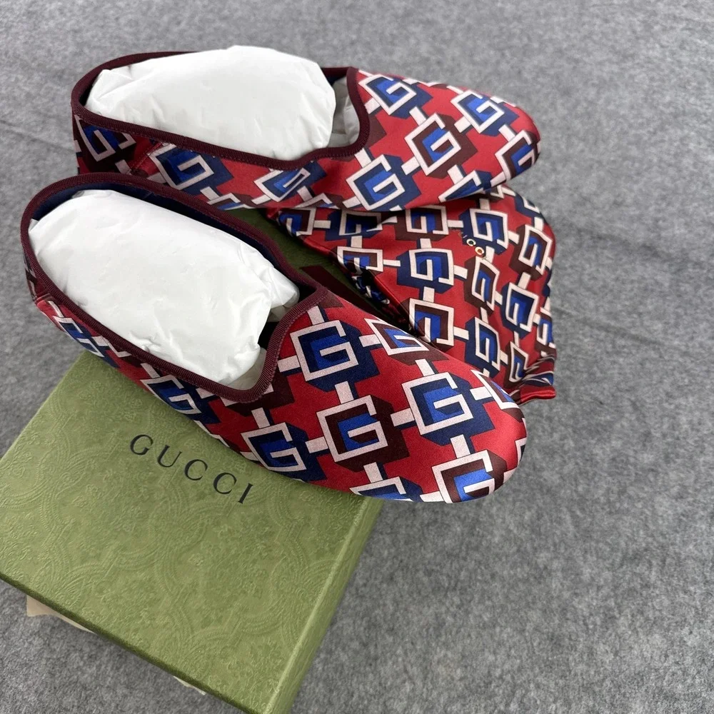 Gucci Satin Voyage Eco Slippers Mens Size 15 Red Geometric Travel Slip On